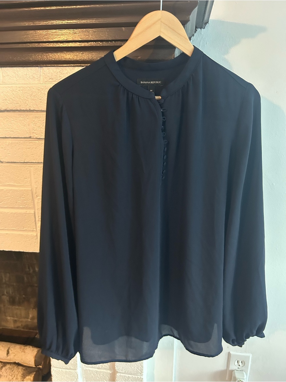 Banana Republic Navy Button-Front Long-Sleeve Shirt Size M